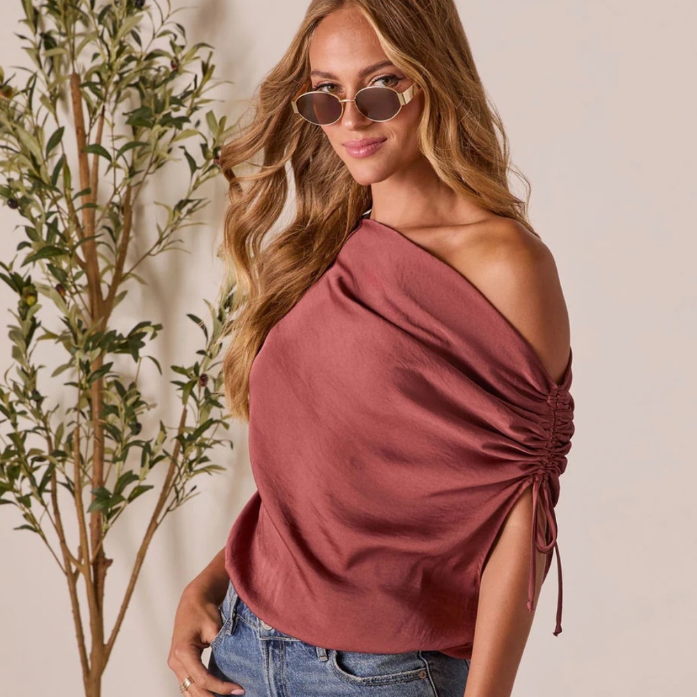 Women's Off-Shoulder Ruched Top - Rose
